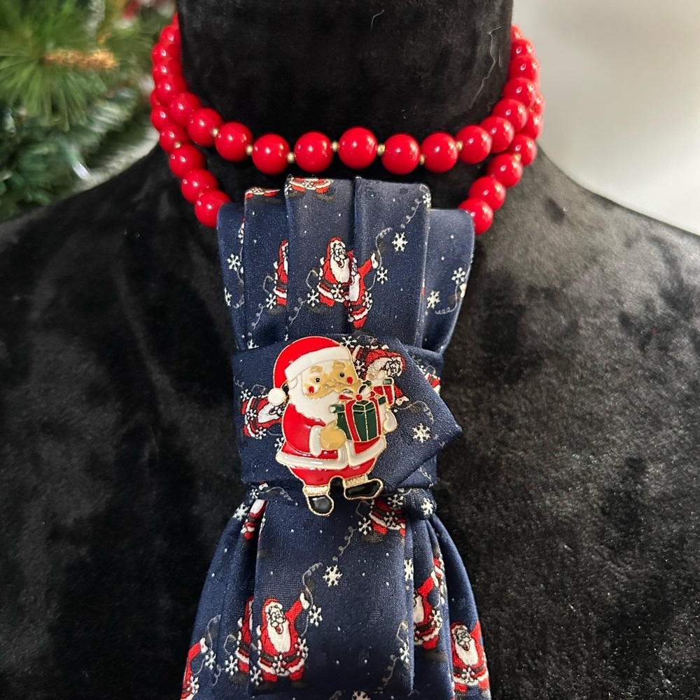 Festive Santa Necktie Necklace with Red Beads - Picture 2 of 2